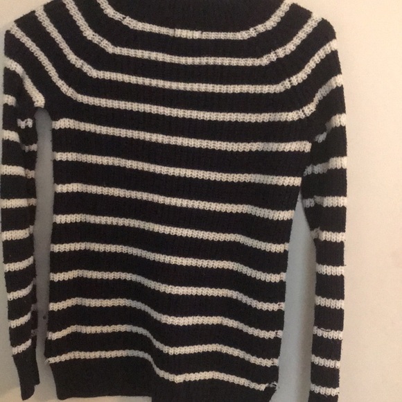 Size X-Small blue and white sweater - Picture 3 of 3